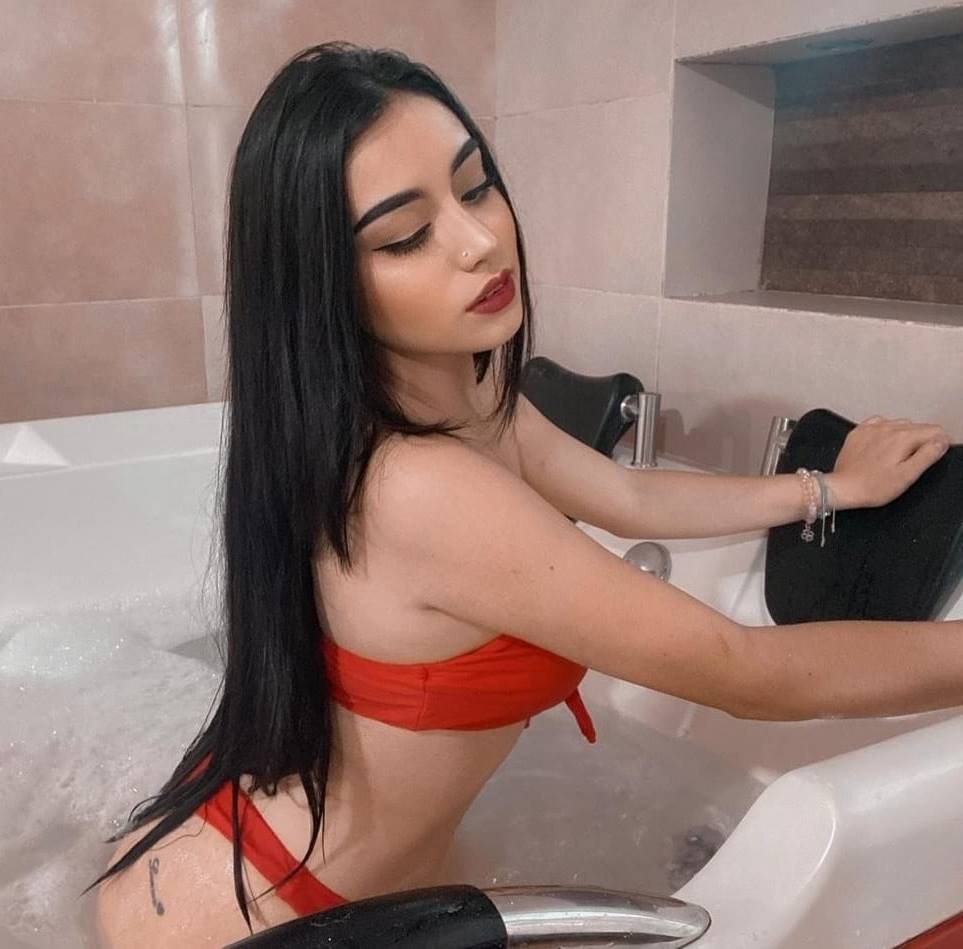 Sevda Deniz, Buca Şirinyer kayıtlı yetişkin profil